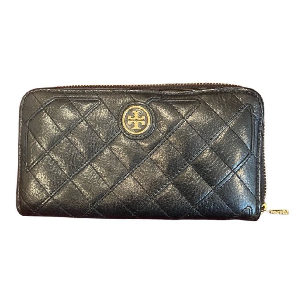 Tory Burch EUC large quilted Wallet Willa zip continental 425 retail